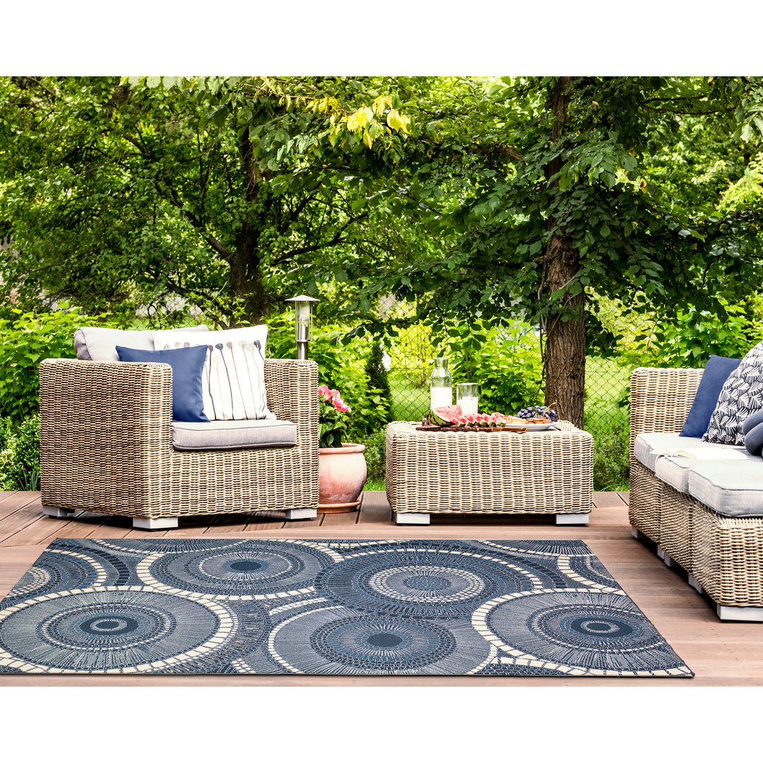 Liora Manne Marina Circles Indoor/Outdoor Rug | Delft